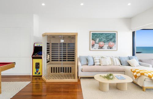 Henley Beach House | Henley Beachfront Luxury Home With Sauna Just 200m From Henley Square!