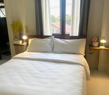 Malabanias Apartment | Henry residences Apartment Studio type close to SM, Walking St, Airport