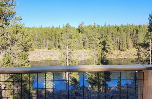 Island Park Cabin | Henry's Fork Retreat, stunning river views, footpath to river