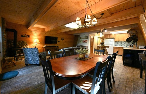 Island Park Cabin | Henrys Lake Waterfront Cabin|Hot Tub!|Garage