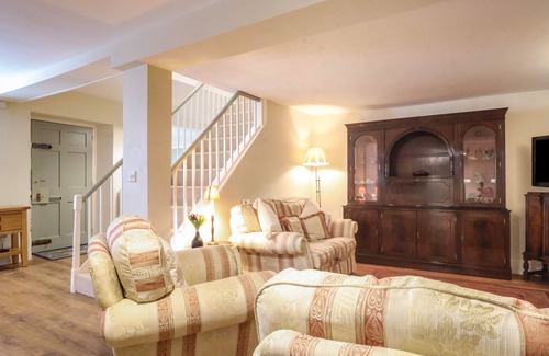 Beccles House | HENSTEAD HALL EAST, pet friendly, with a garden in Beccles