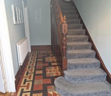 Hereford Apartment | Hereford - Falcon House - Spacious 5 Bedroom House With Games Room - Sleeps 14 Guests - Great Property For Family & Friends Gathering Together - Hosted by RENTMYHOUSE