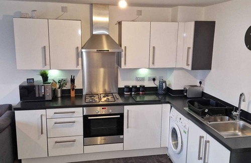 Hereford House | HEREFORD – Robin Coach House: Modern 2-Bed with Parking on City Outskirts