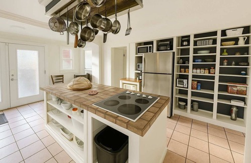 Saanich East House | Heritage 2BR Home with Pool and BBQ Sleeps 6 "Melrose Place"