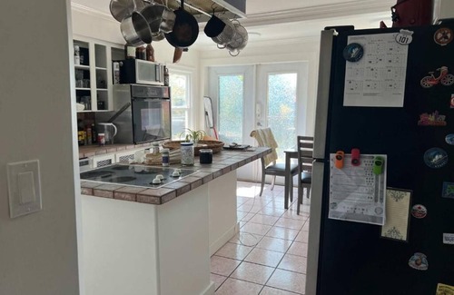 Saanich East House | Heritage 2BR Home with Pool and BBQ Sleeps 6 "Melrose Place"