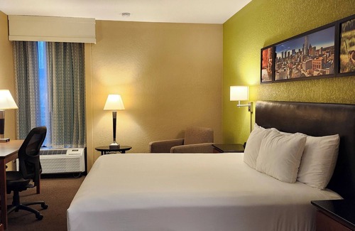Sugar Land Hotel | Heritage Inn Suites Houston/Sugar Land, Trademark by Wyndham