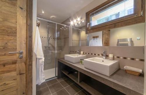 Meribel House | Hermine Luxury Chalet Meribel Center Sauna Jacuzzi