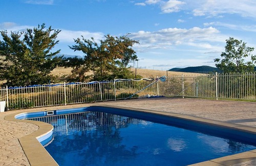 Wellington Hotel | Hermitage Hill Country Retreat & Function Centre