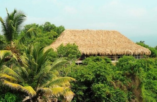 Santa Marta House | HERMOSA CABAA ENTRE EL RO Y EL MAR