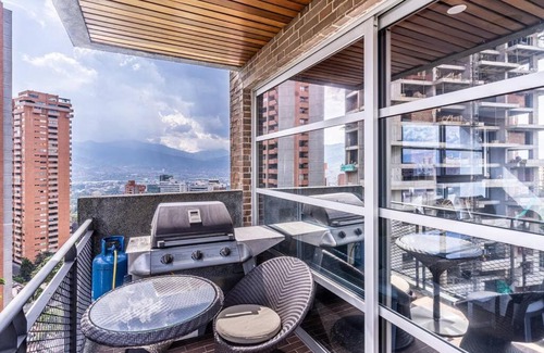 La Florida Apartment | Hermoso penthouse dúplex con vista a Medellín