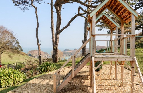 Watermouth Cottage | HERON COTTAGE, pet friendly, character holiday cottage in Ilfracombe