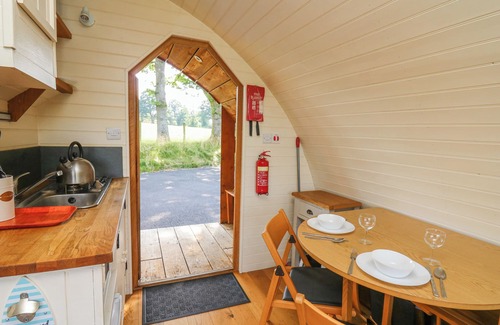 Llangammarch Wells Cottage | HERON, pet friendly, with a garden in Beulah