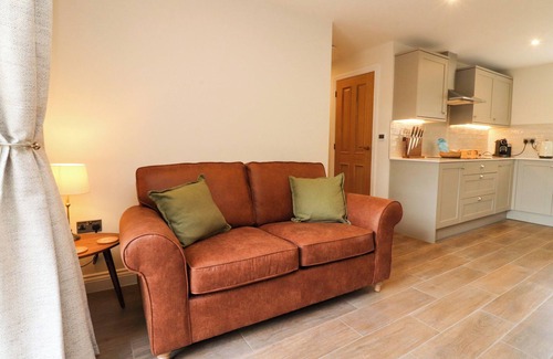 Higher Walton Cottage | HERON VIEW, family friendly, character holiday cottage in Longridge