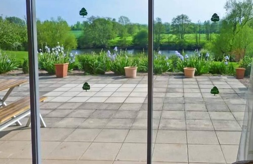 Byford Apartment | HERONS, with a garden in Byford