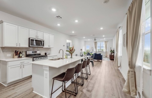 Austin House | Hestia: East Austin Stunning Skyline Views