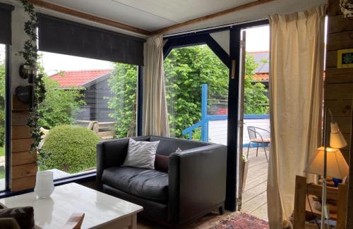 Anjum House | Het kleine Huis mobile home by the harbour and the Lauwersmeer