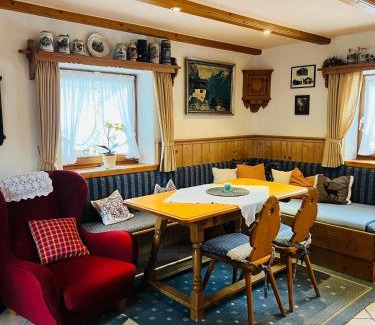 Oberau Ski Chalet | Hexen Haus