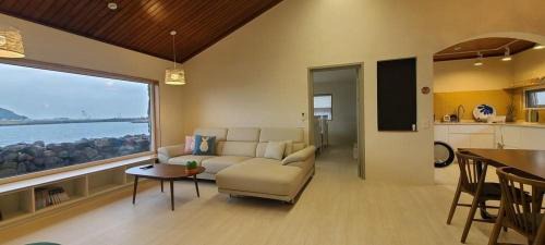 Hallim House | Hey Day Jeju