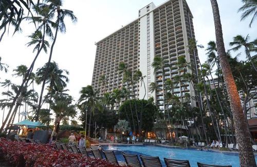 Waikiki Apartment | HGVC Hawaiian Village - 2 Bed, 2 Bath