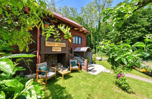 Konjscina House | HIŽA BAKE ROZE