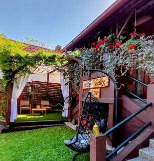 Konjscina House | HIŽA BAKE ROZE