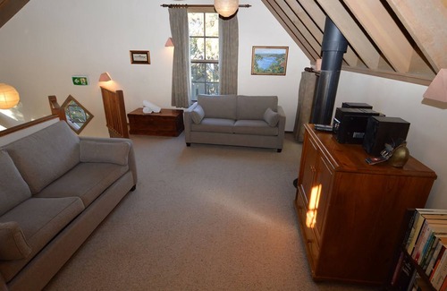 Thredbo Ski Chalet | Hi Plains Garadyigan Chalet is nestled in the natural bush setting of Woodridge