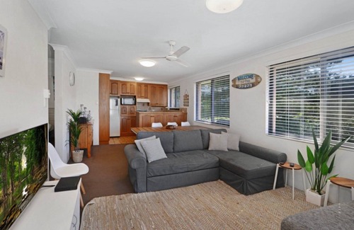 Avoca Beach Apartment | Hi Surf 6 - Beachfront Unit