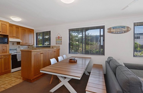 Avoca Beach Apartment | Hi Surf 6 - Beachfront Unit