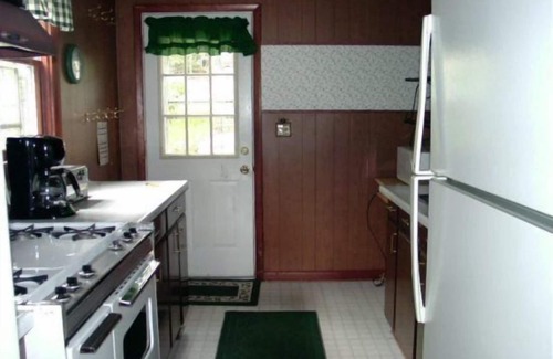 Lake Delton Cottage | Hiawatha Haus on Lake Delton
