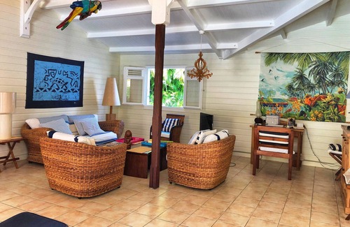 Bas Vent Villa | Hibiscus (8p) 3 A/C bedrooms, pool, garden, beach 200 m