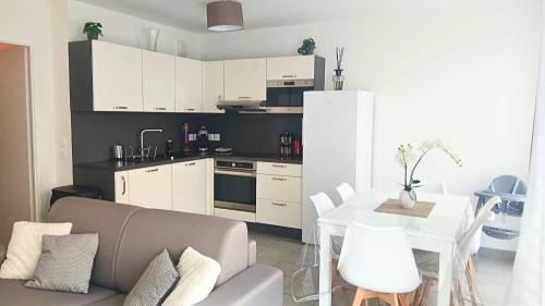 Dammarie Les Lys Apartment | HIBISCUS - Duplex avec Jardin privé - 6 Pers- Entrée Autonome - Wifi & Parking Gratuite