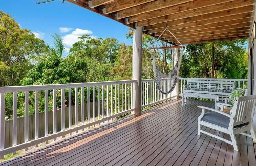 Valla Beach House | Hibiscus Hideaway