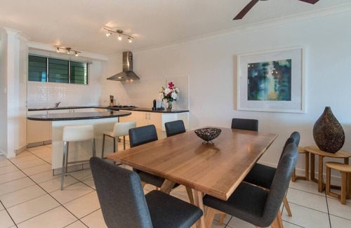 Hamilton Island Apartment | Hibiscus Lodge 108, Hibiscus Lodge 108 on Hamilton Island