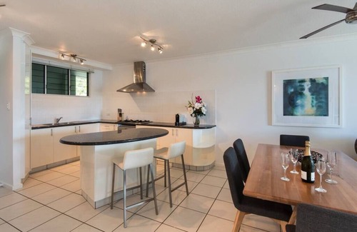 Hamilton Island Apartment | Hibiscus Lodge 108, Hibiscus Lodge 108 on Hamilton Island