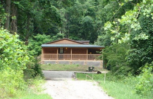 Rockbridge Cabin | Hickory Grove Cabin On 8 Acres With Private Fishing Pond.