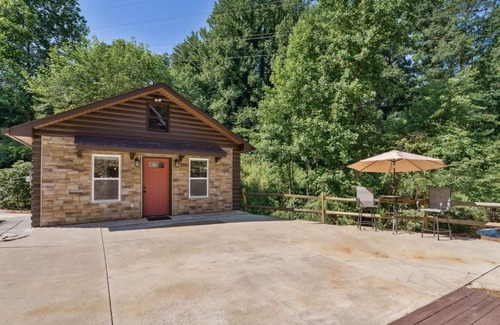 Hickory Apartment | Hickory Hideaway Forest-View Haven with Fire Pit!
