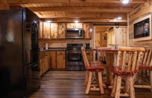 Elizaville House | Hickory Ridge Cabin+Fire pit