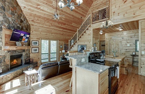 Cleveland Cabin | Hickory Woods- Private Couples Paradise, Huge Hot Tub, Pool Table and Frieplace
