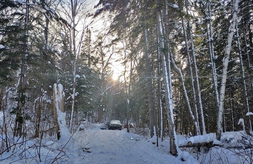 Mauricie Cabin | Hidden Gem, The Charming Riverside Off Grid Cabin