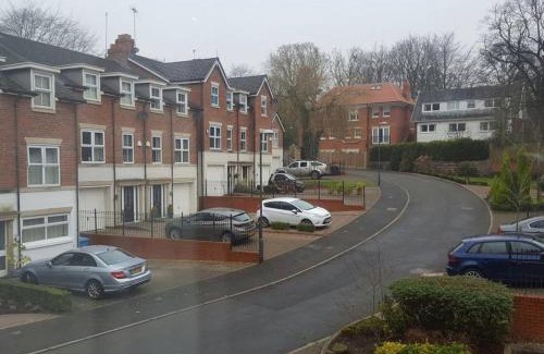 Worsley Apartment | Hidden Gem