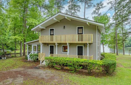 Eatonton House | Hidden Gem - Lakefront Home with Private Boat Ramp