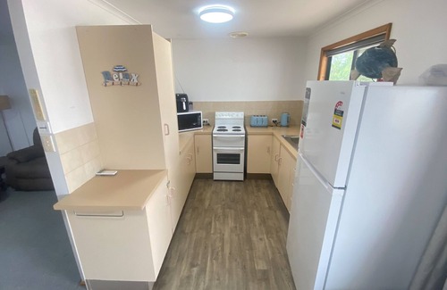 Dalrymple House | Hidden Gem - Plenty of room for parking and the boat! Winter Special!