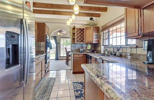Radium Springs House | Hidden gem walking distance to State Park