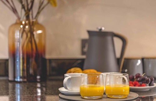 Windsor City Centre Apartment | Hidden Gem With Windsor Castle Views & Parking
