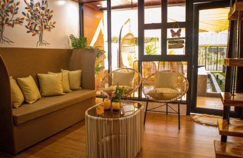 Castillejos Villa | Hidden Haven Subic Villa w/Infinity Pool