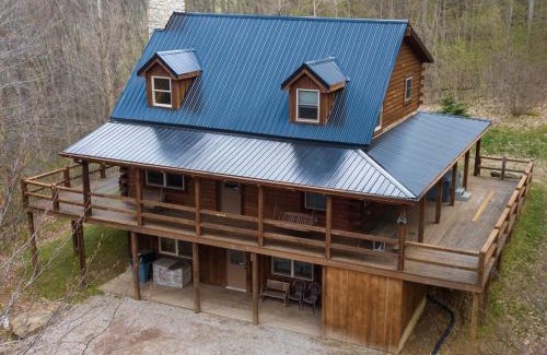 South Bloomingville House | Hidden Heights - by The Chalets