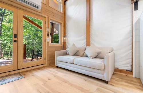 Branson House | Hidden Hollow - Desirable Ozark Glamping