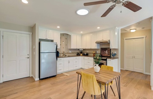 Arlington Apartment | Hidden Lake guest house is on 20 Secluded Acres with a Beautiful private Lake.