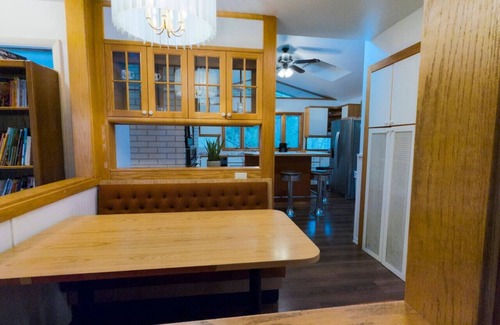 Eureka Springs House | Hidden Oasis|Big House w/Pool 1mi to Downtown ES
