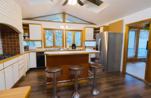 Eureka Springs House | Hidden Oasis Near Downtown